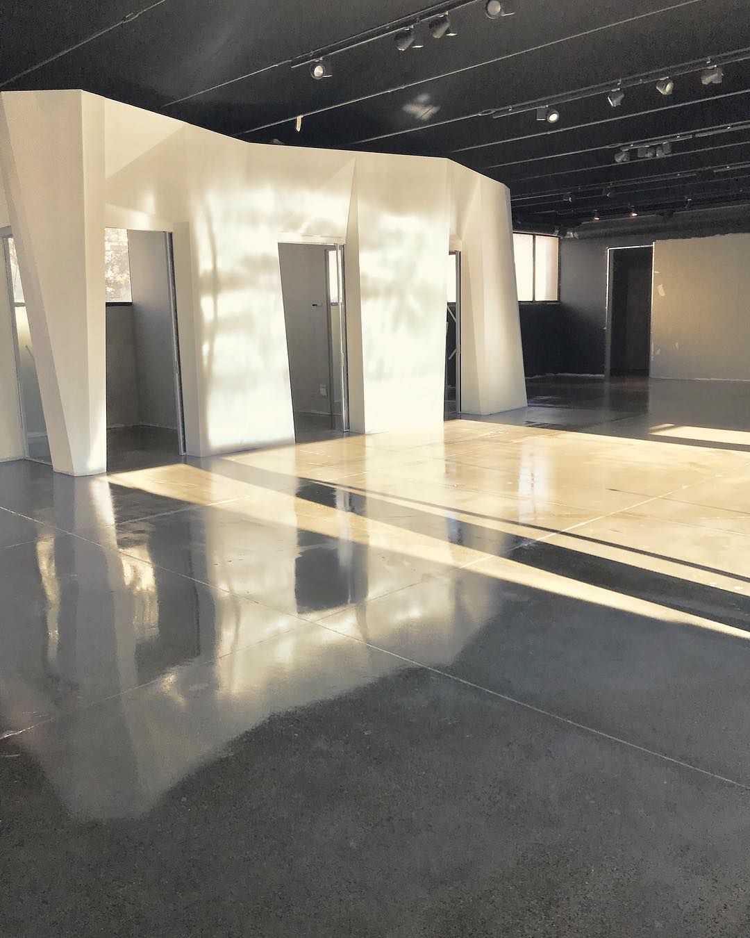 pavimento industriale e commerciale in resina Zala Resin