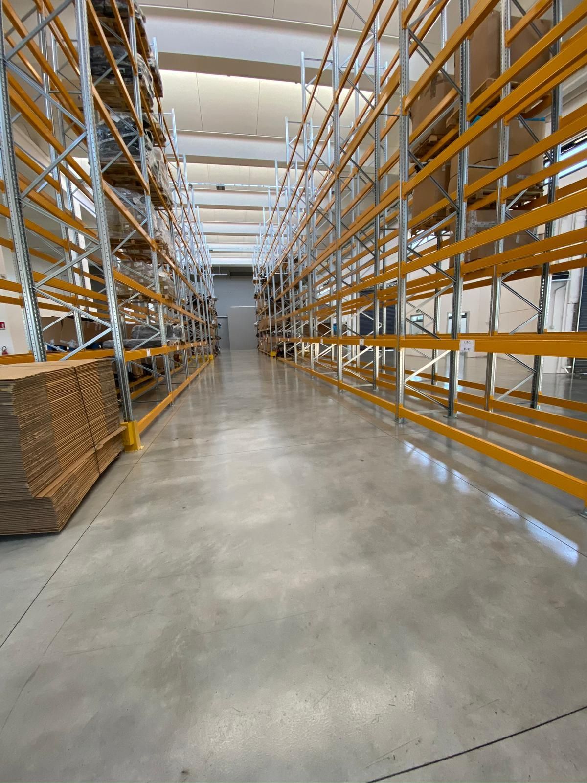 pavimento industriale e commerciale in resina Zala Resin