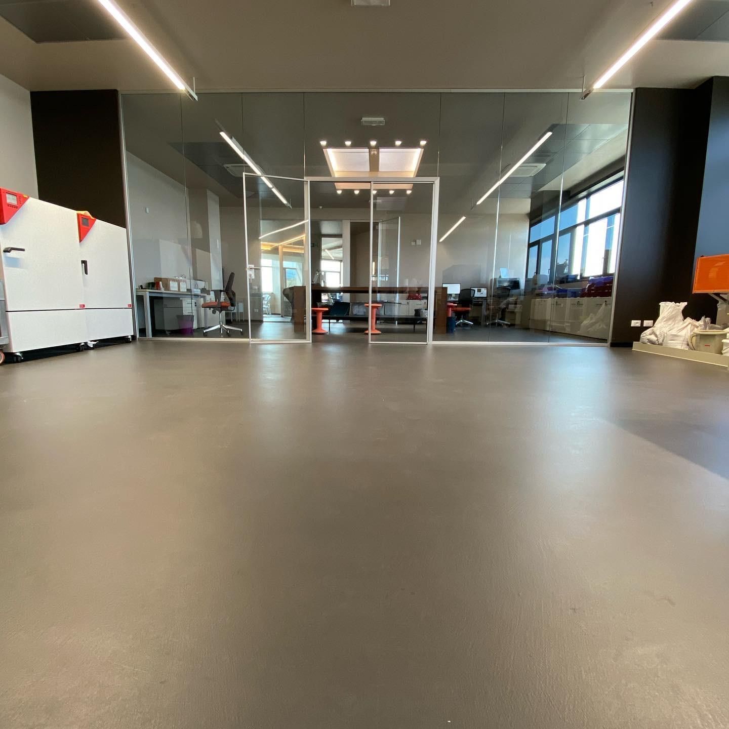 pavimento industriale e commerciale in resina Zala Resin