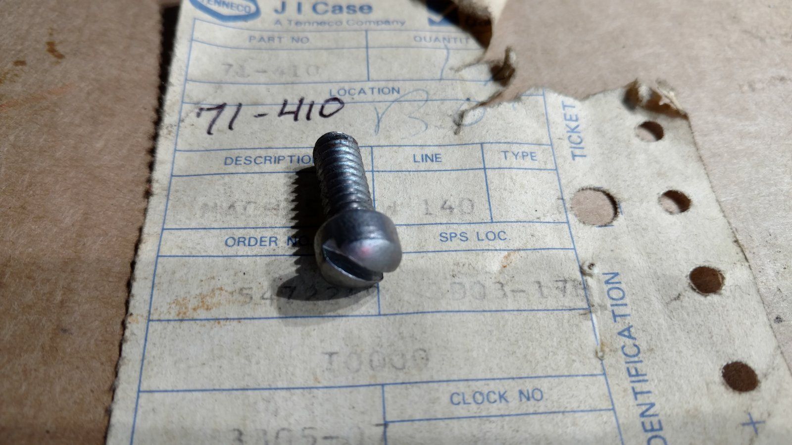 71-410 USED SCREW 1/4 20X5/8 FILL HD MACH - Ingersoll/Case Tractor Part
