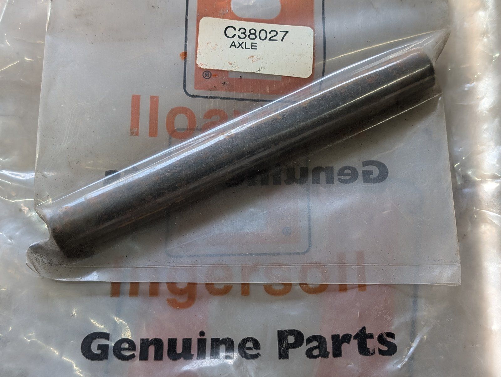 C38027 ( replaces G2000017A ) AXLE - TAIL WHEEL 7