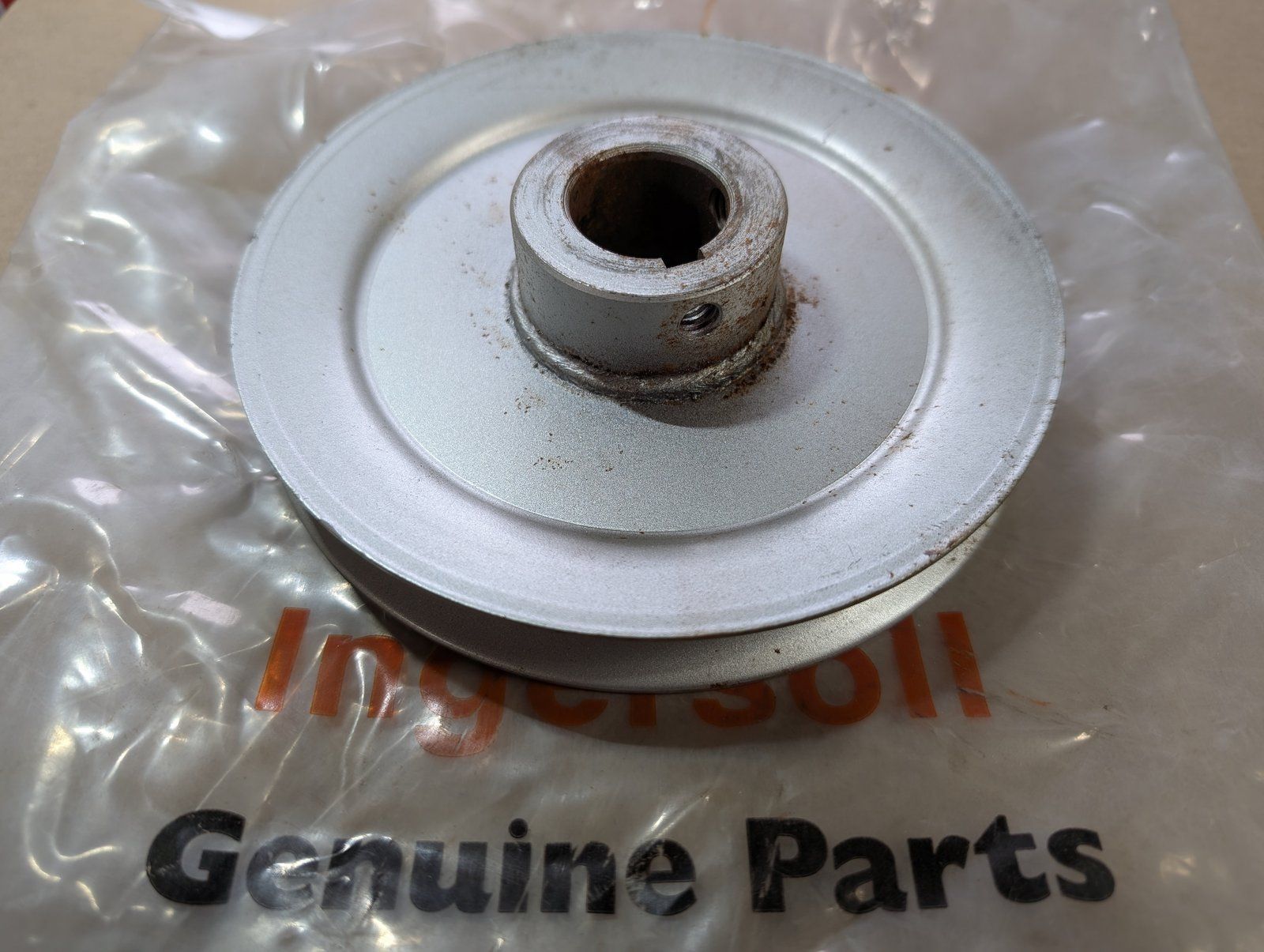 C47032 PULLEY V 