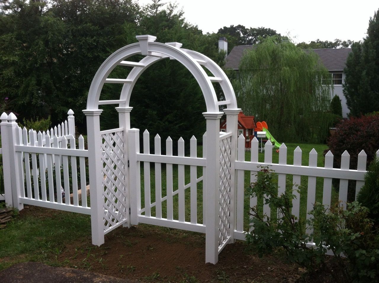 Vinyl Fence With Arc — Hatboro, PA — Main Street Fence