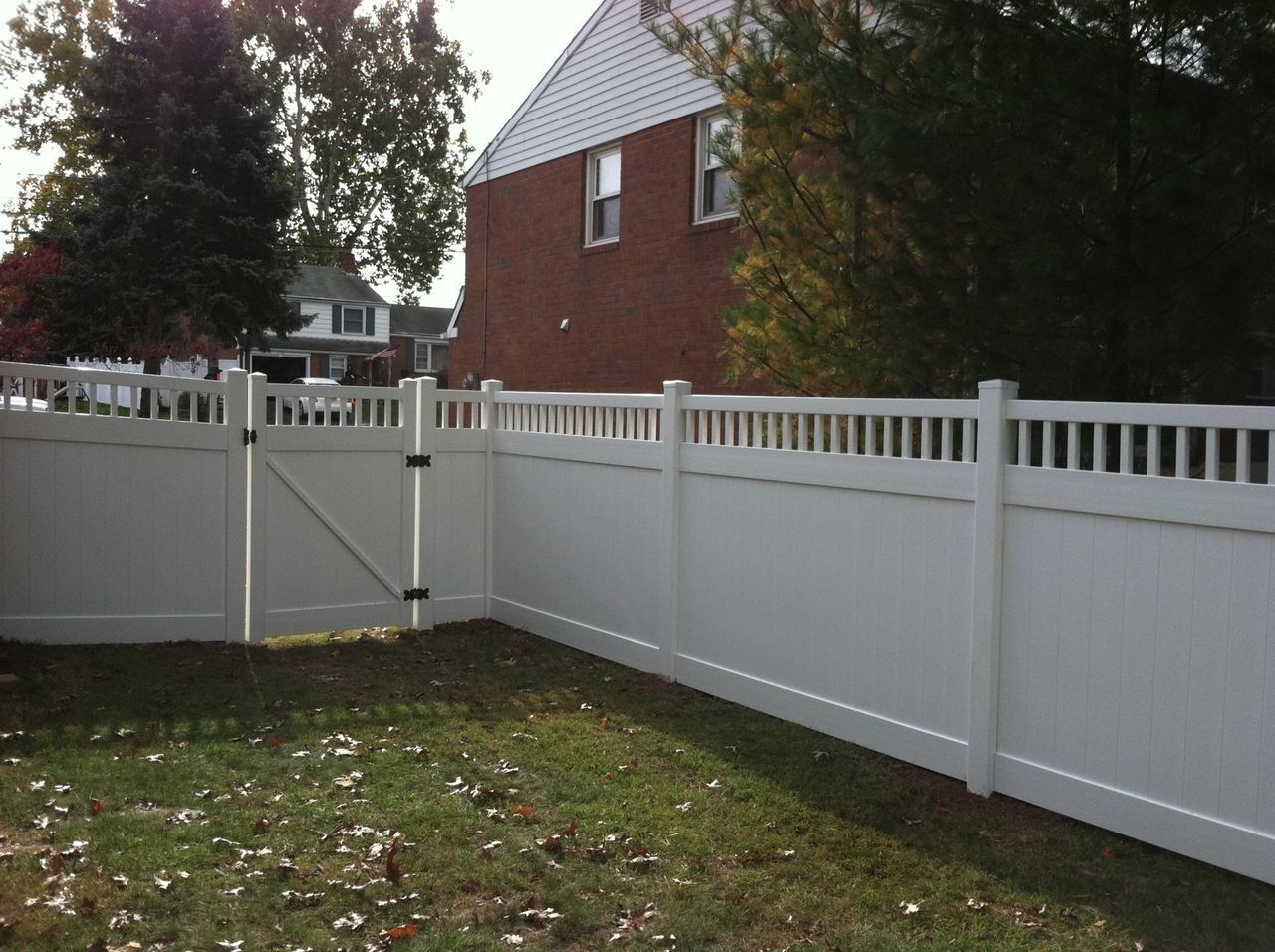 White Vinyl Fence Beside House — Hatboro, PA — Main Street Fence