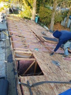Progress on roof installation, asphalt shingles roof. Charlie Roofing, Olympia Roofer. Roof repair and Roof services.