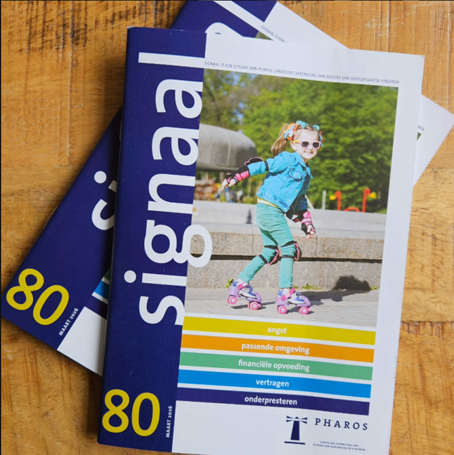 Signaal editie 80, het ledenblad van oudervereniging Signaal.