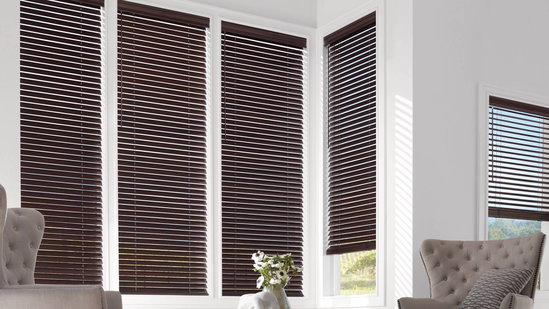 Hunter Douglas Parkland® Wood Blinds with a cornice near Lakewood Ranch, Florida (FL)