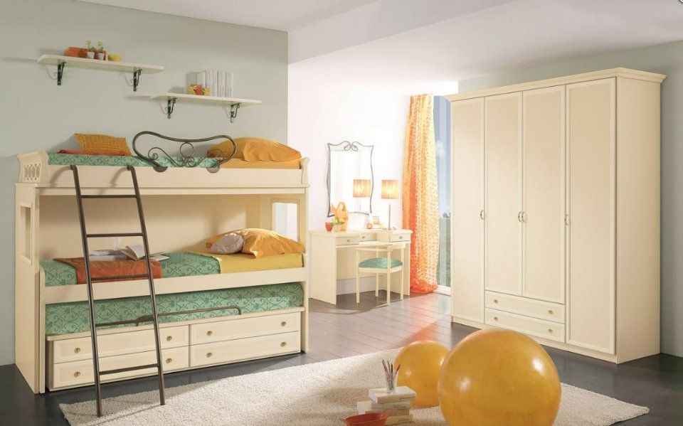 vista camera da letto per bambini con letto a castello