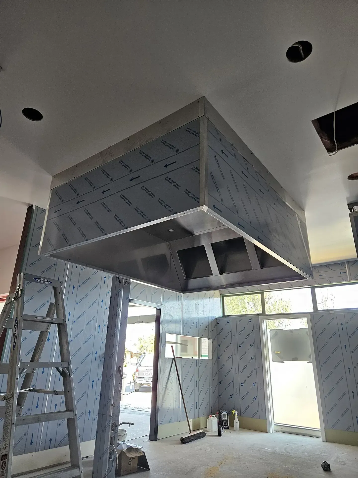 Hygienic stainless fabrication and process systems for food and dairy plants. Reliable, compliant, and built for efficiency and long service life.