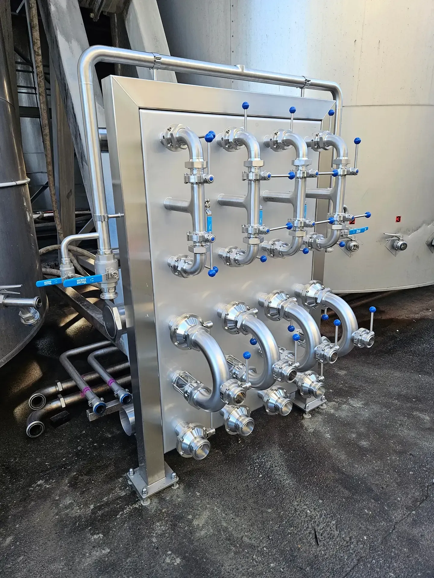 At OneFab, we provide end-to-end stainless and process engineering solutions for industrial, manufacturing, and production environments.