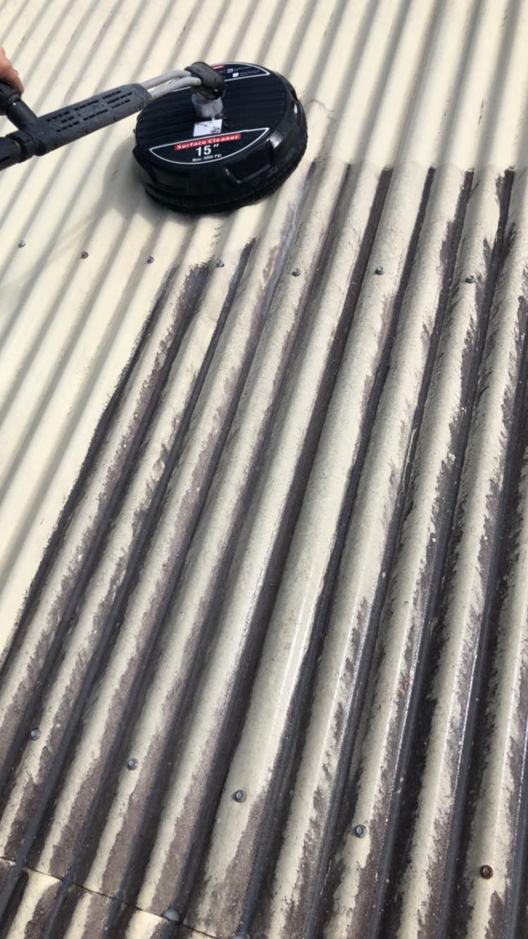 Roof Painting Gympie 30 Yrs Experience Tradesman Painter