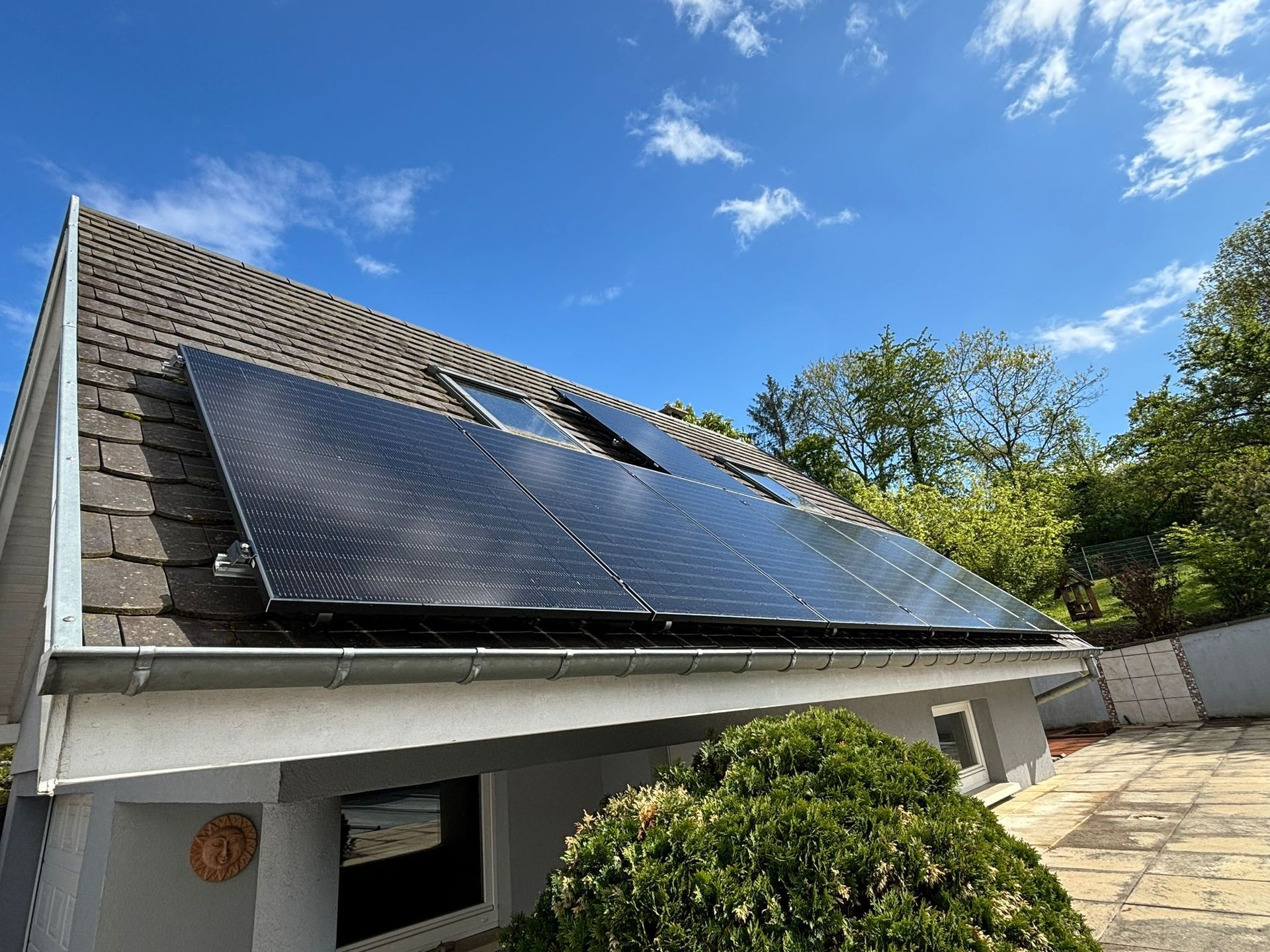 Installation d’un 3 KW  Panneaux de 425 Wc Bifacial avec onduleur Huawei, auto consommation, plus vente du surplus.