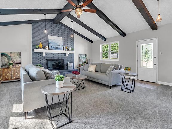 Beautiful Bright Living Room | St. Louis, MO | Cheri Buys Houses
