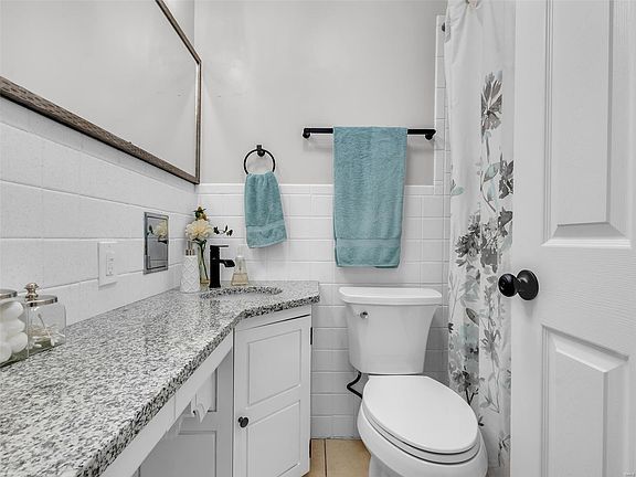 New Design Concept Of Bathroom | St. Louis, MO | Cheri Buys Houses