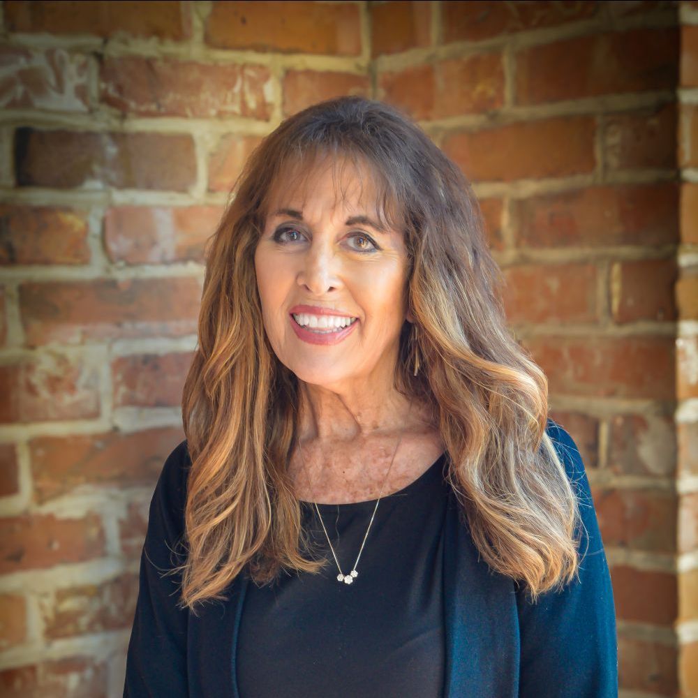 Lisa Linebarger headshot