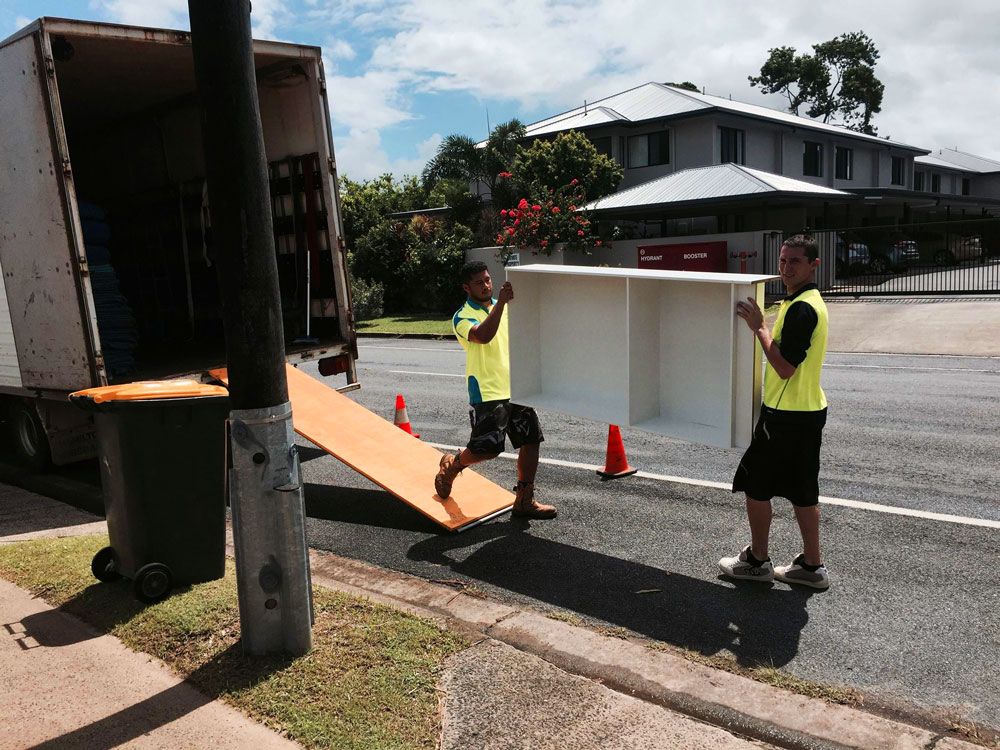 Removalists At Work In Cairns 