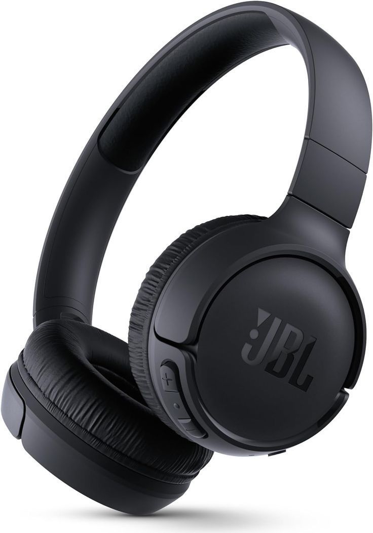 Cinco auriculares JBL Tune 510BT en negro, azul, morado y blanco.