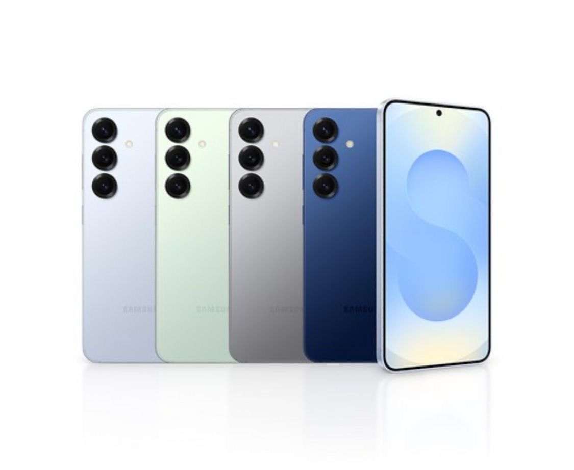 Cuatro teléfonos Samsung Galaxy en colores pastel alineados y uno de ellos con un diseño en forma de S azul en la pantalla.