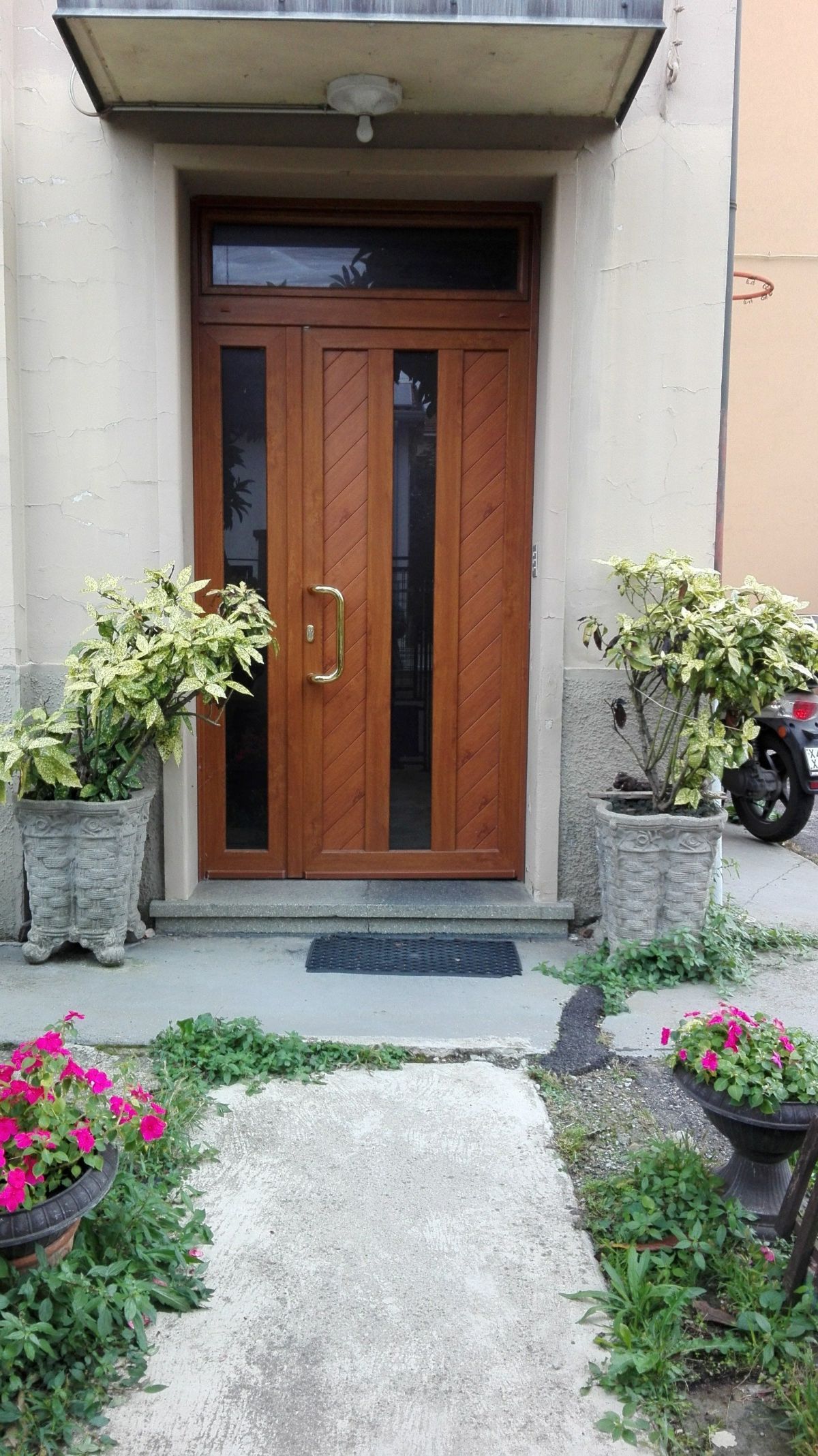 portone di un condominio