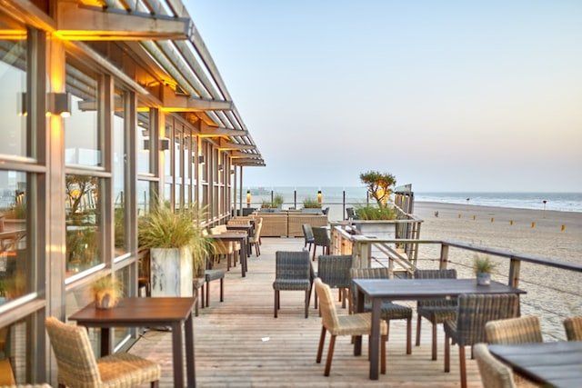 beach-front-restaurant