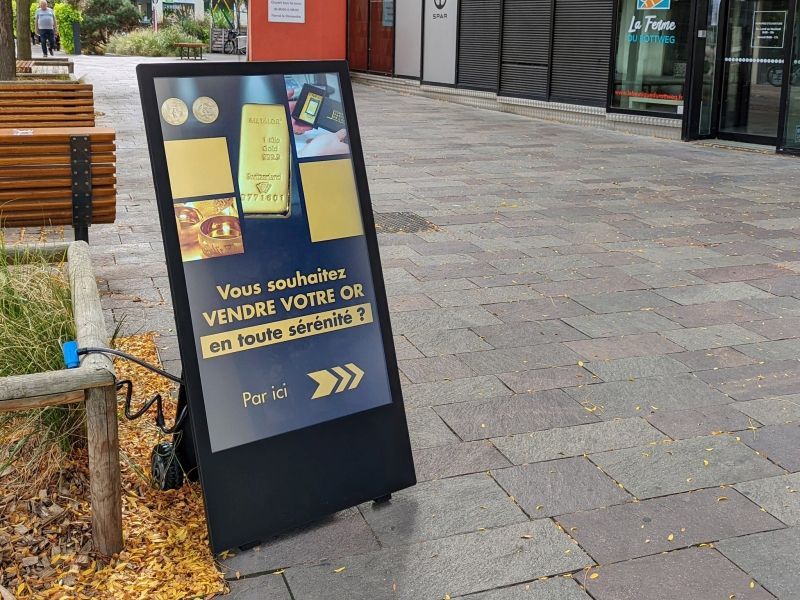 A sign that says vendre votre or on it