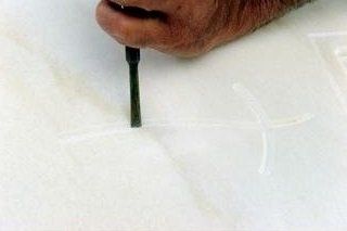 incisioni su marmo per arte funeraria