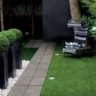 giardino con realizzazione di pavimentazione da esterni