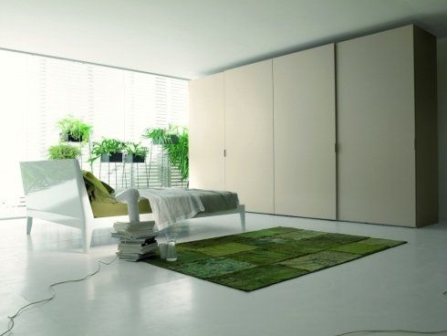 stanza da letto con ampio armadio