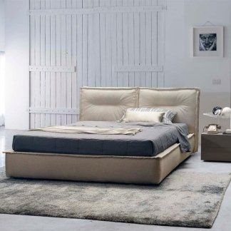 camera matrimoniale con arredamento su misura