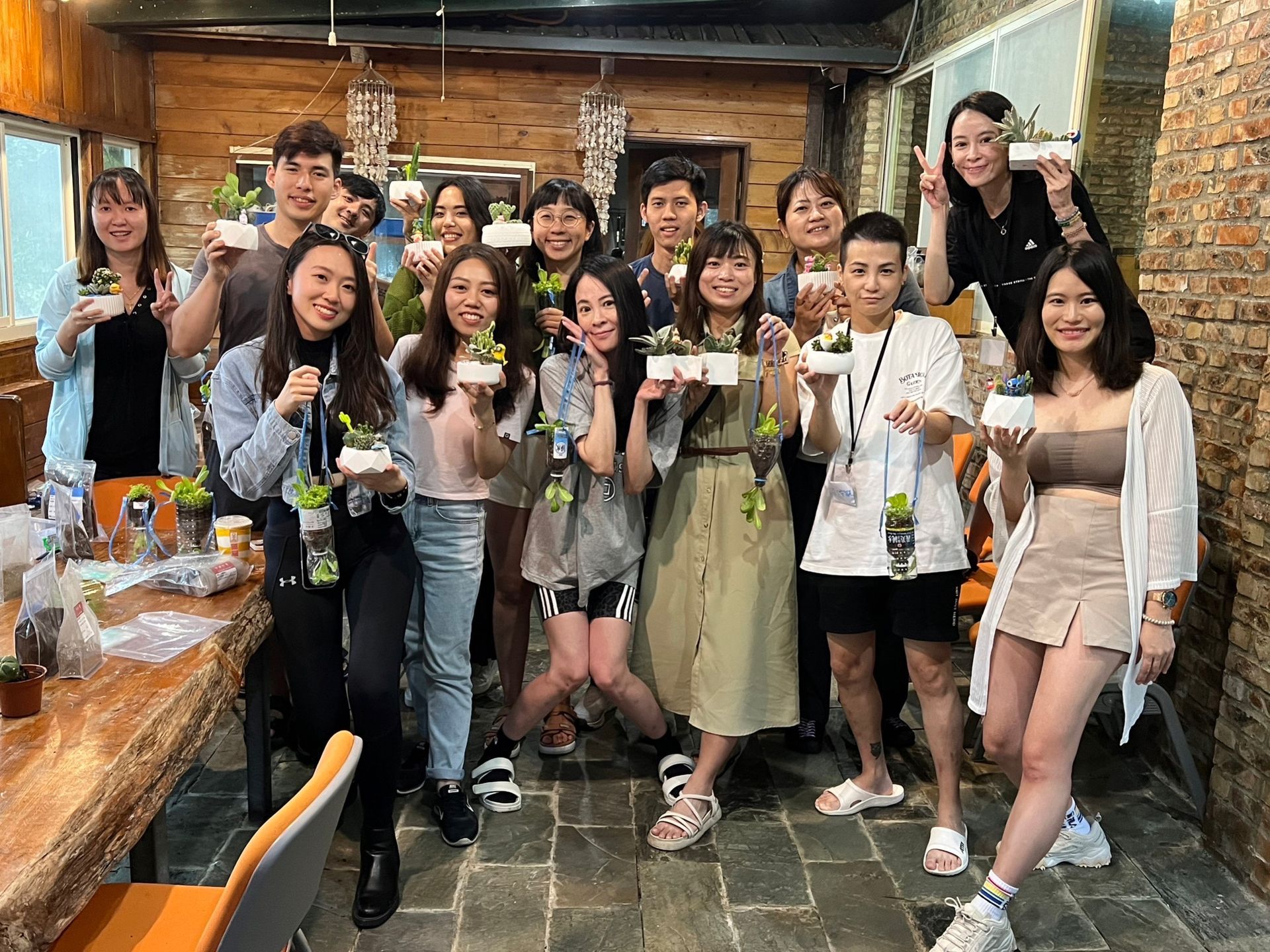 靈羊戶動|網站架設與整合行銷|全台多語言網站 |社群行銷 |SEO |廣告 |AI網站編輯器 |客製化品牌與網站設計