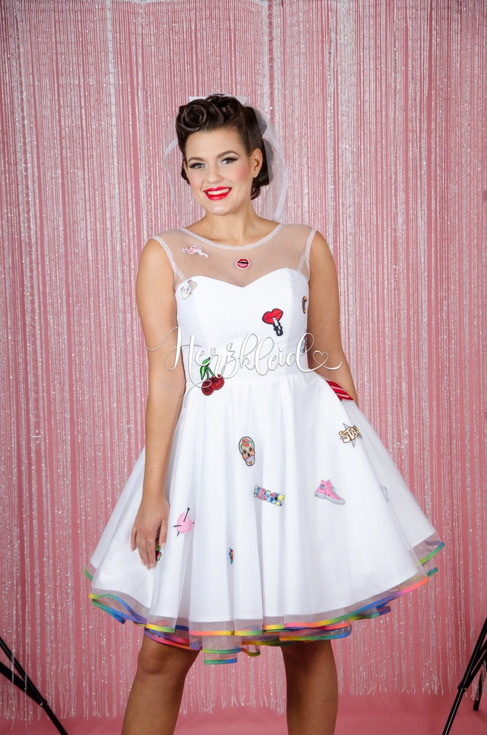 Brautkleid mit Regenbogen muster
