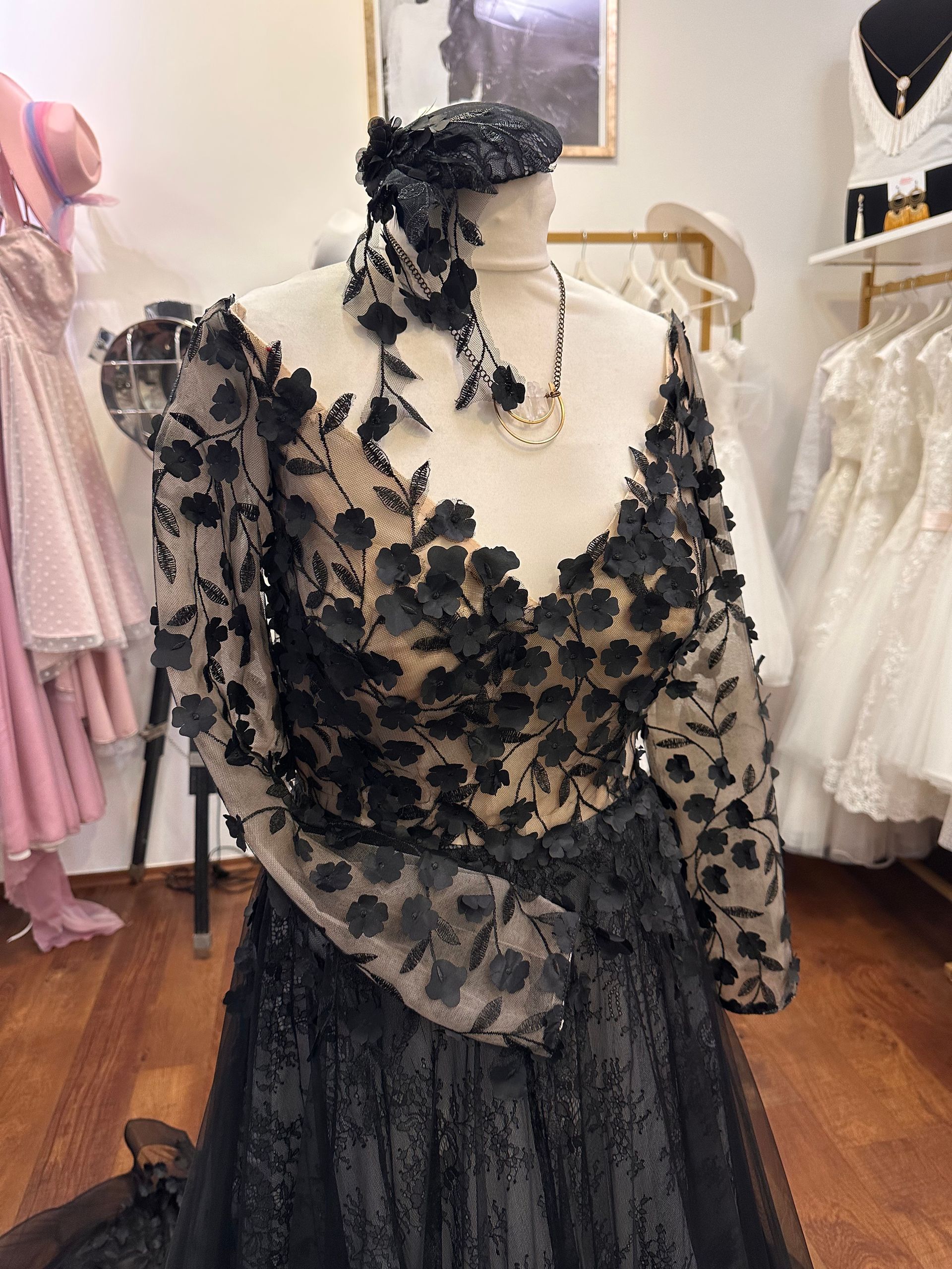Brautkleid Gothic Isabella vorne