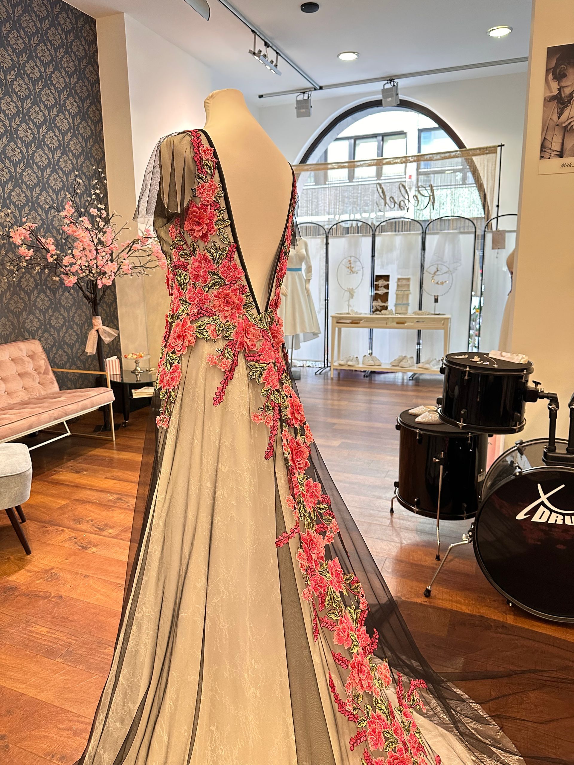 brautkleid Gothic Isabella hinten