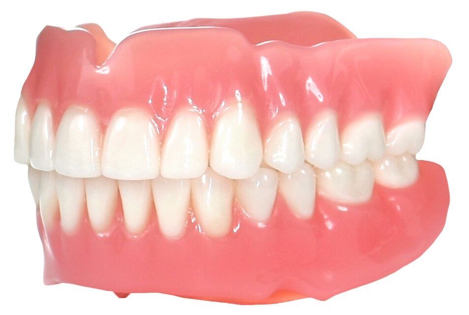 Best Denture Making Materials: Porcelain vs Acrylic