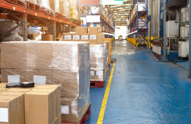 Worker and businessmen at warehouse - Warehousing Services in Myrtle Beach, SC
