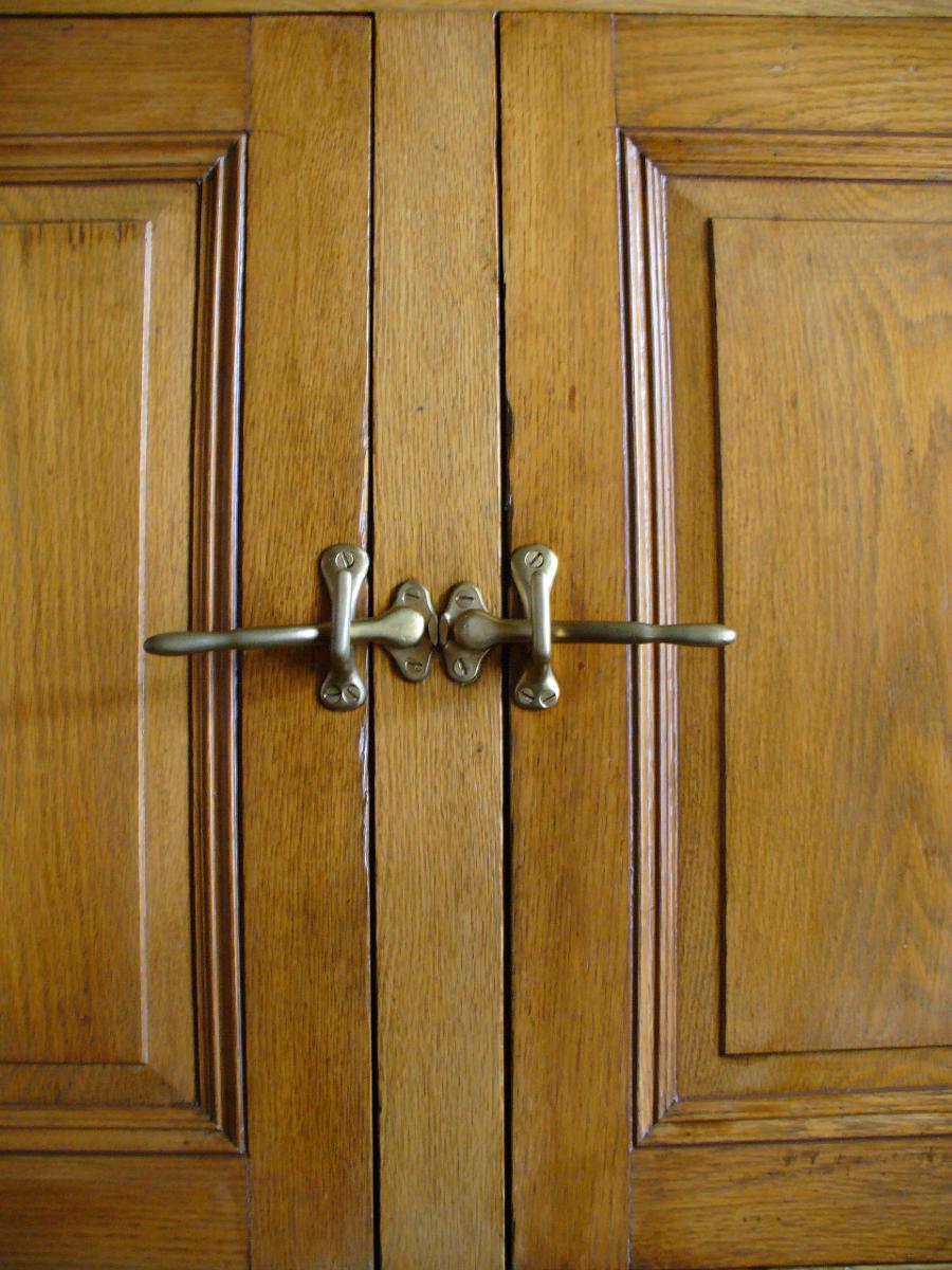 Delaware building wooden cabinet