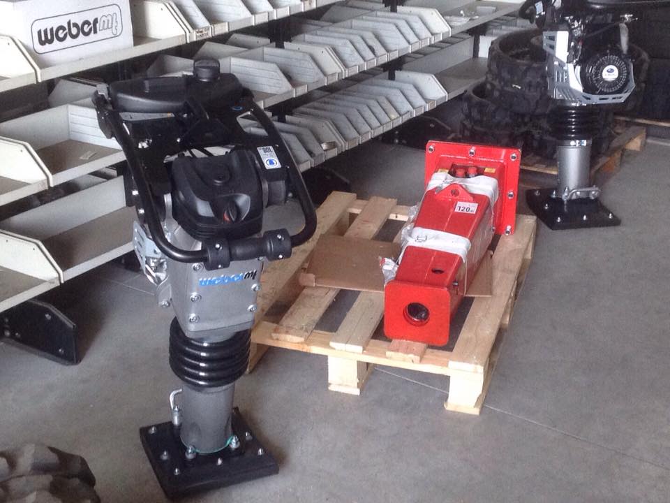 Costipatore verticale e macchine edili