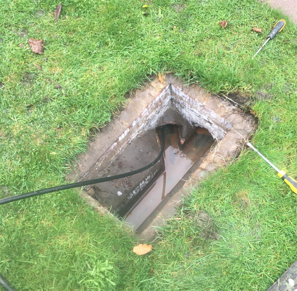 clearing blockage in pipes