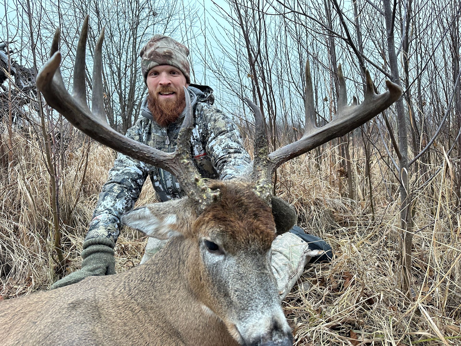 Alberta, Canada whitetail deer hunting outfitter