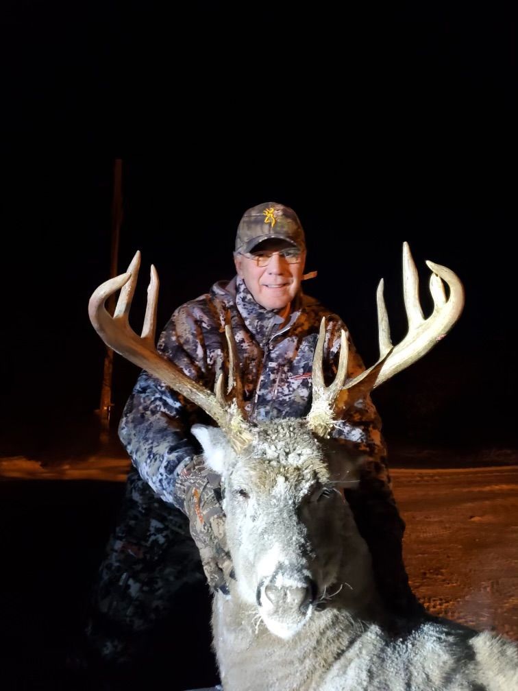 Alberta, Canada deer hunting outfitter