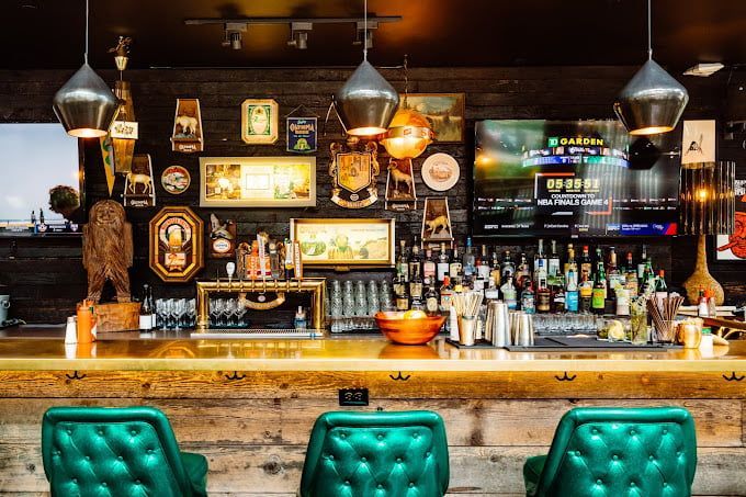 King Leroy Seattle Bar