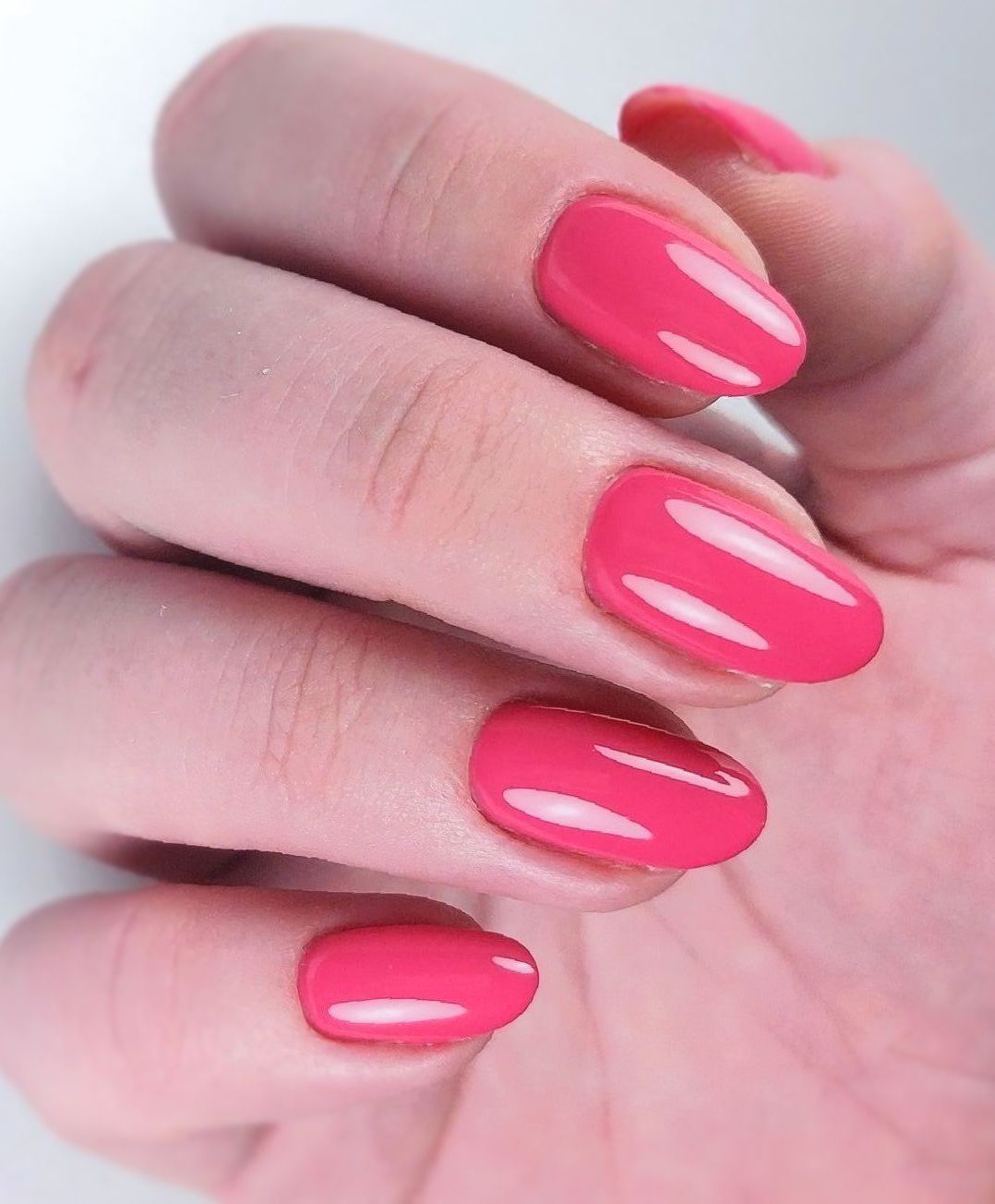 Een roze set nagels met biab/buildergel voor versteviging van de natuurlijke nagel.