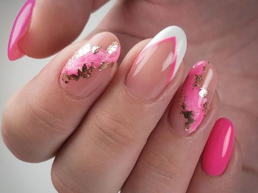 Unieke nail art op verstevigde nagels – handgemaakt design door Nailservice Rianne in Sint Annaparochie.