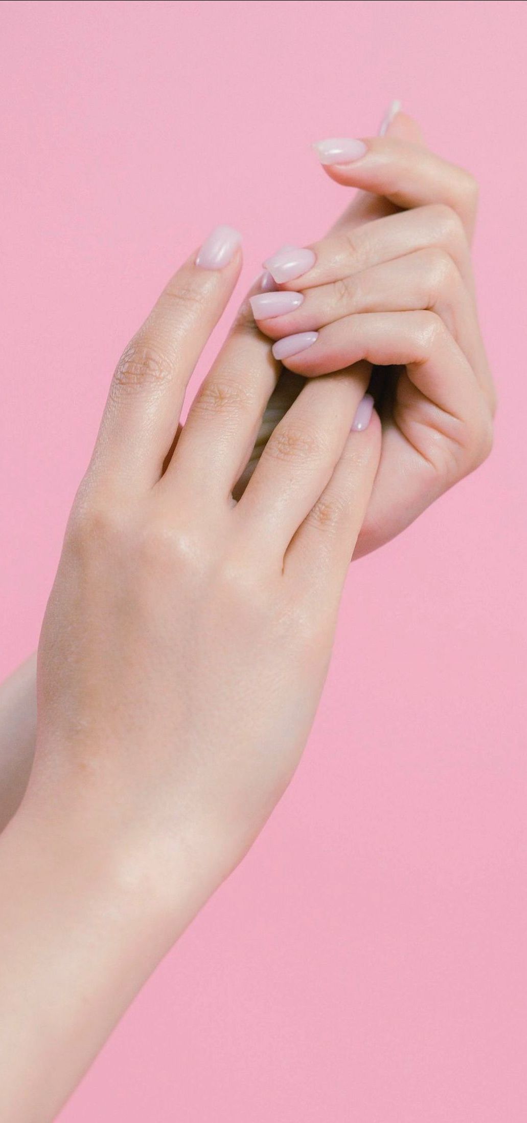 Verzorgende handbehandeling in nagelsalon Sint Annaparochie – zachte, gehydrateerde handen
