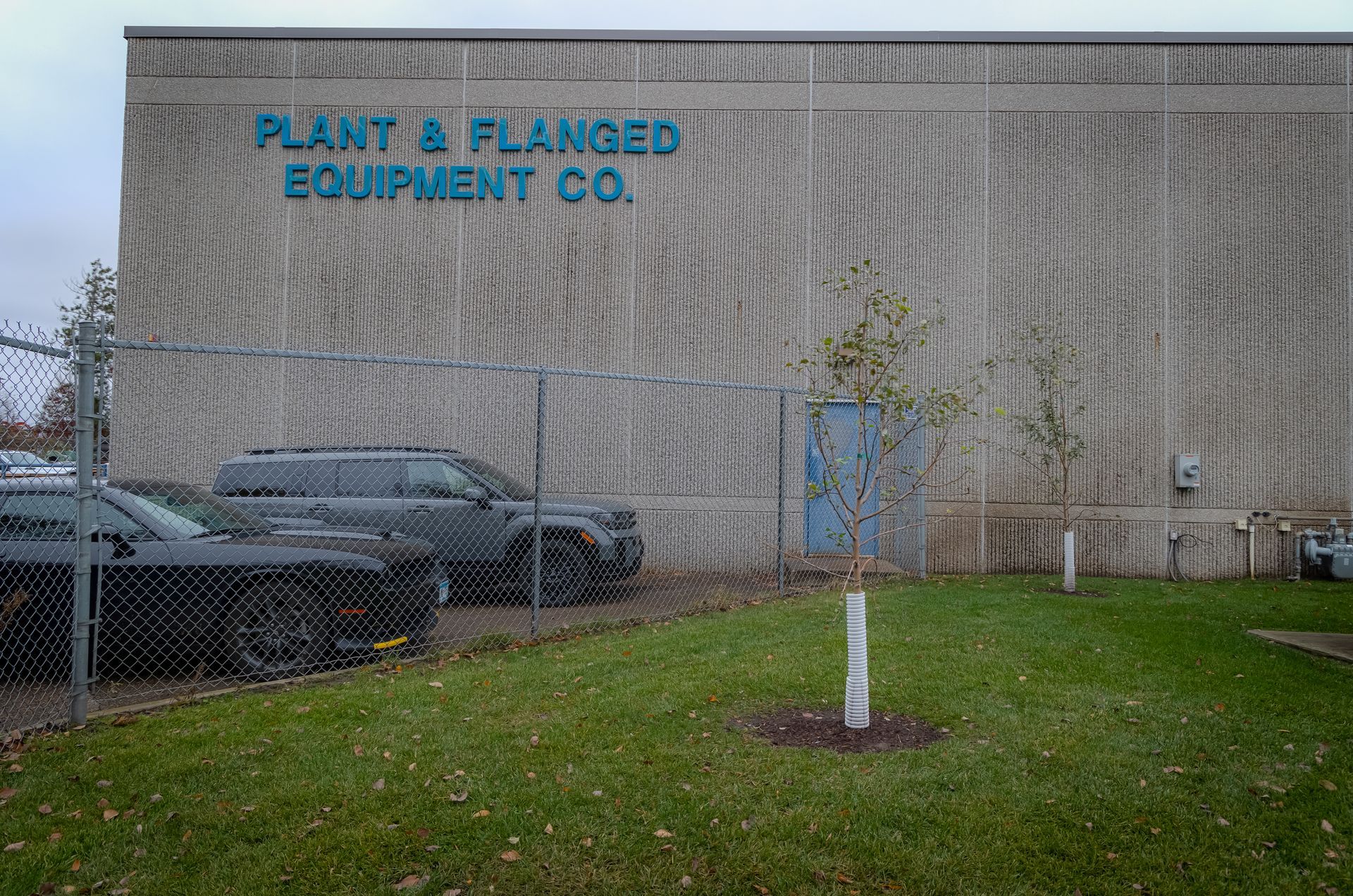 A building that says plant & flanged equipment co