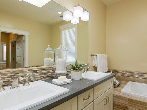Saratoga Master Bathroom Open House Staging