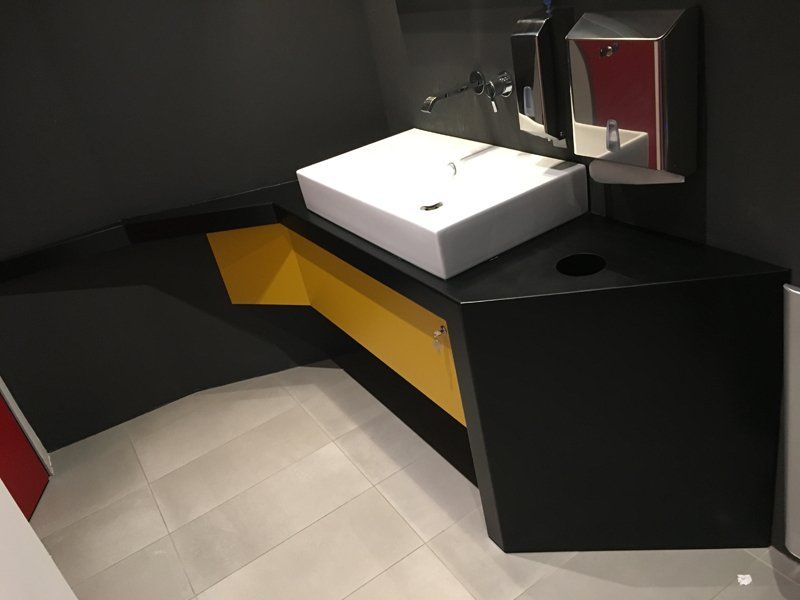 Arredo bagno ristorante