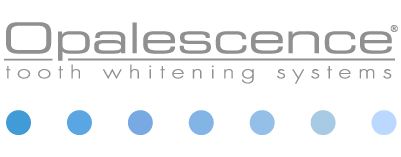 乳光牙齒美白系統標誌,白色背景有藍色圓點。