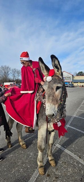 Dana Wilson wishing you a Merry Christmas from her and Wishbone. 