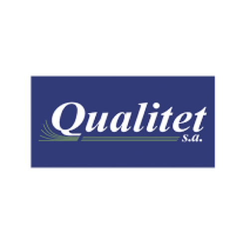 Logotipo rectangular azul con texto blanco 